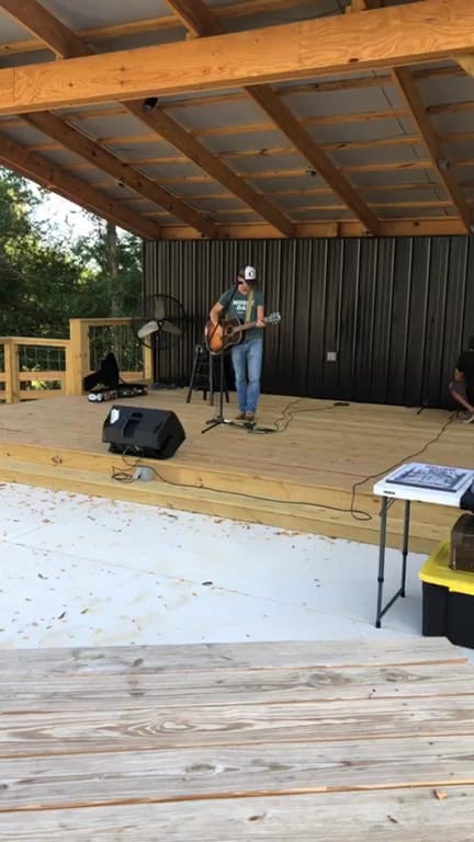 Sound check with Tony Logue